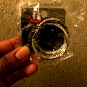 💎3/$10 Silver rhinestone hoop earrings